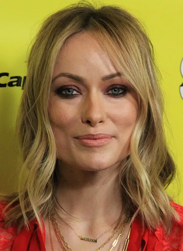 Chłodne Lato Olivia Wilde w chłodnych kolorach - analiza typu urody